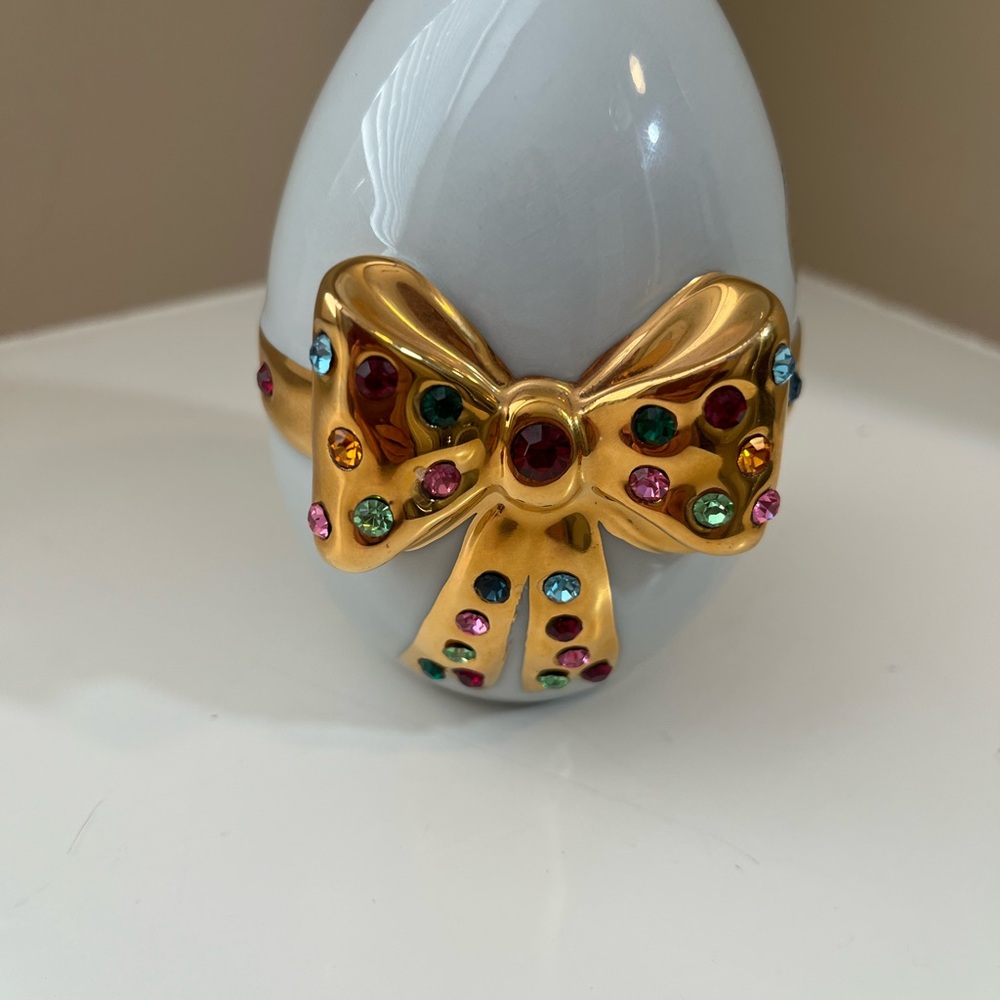 Capodimonte Polaris Egg Figurine with Swarovski Crystals, 24K Gold - Picture 15 of 16
